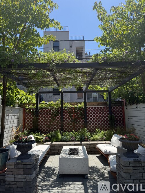 60 Van Buren Street 2 Beds Townhouse for Rent - Photo gallery 4