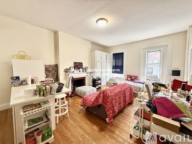 337 Beacon St Studio Apartment for Rent - Photo gallery 2