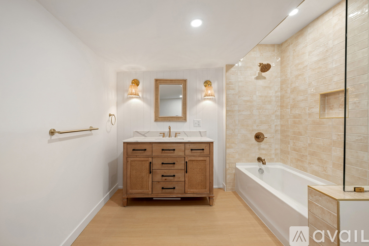 210 Monroe St 2 Beds Single Family Home for Rent - Photo gallery 1