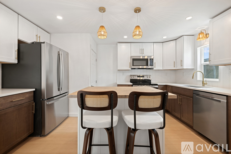 210 Monroe St 2 Beds Single Family Home for Rent - Photo gallery 2