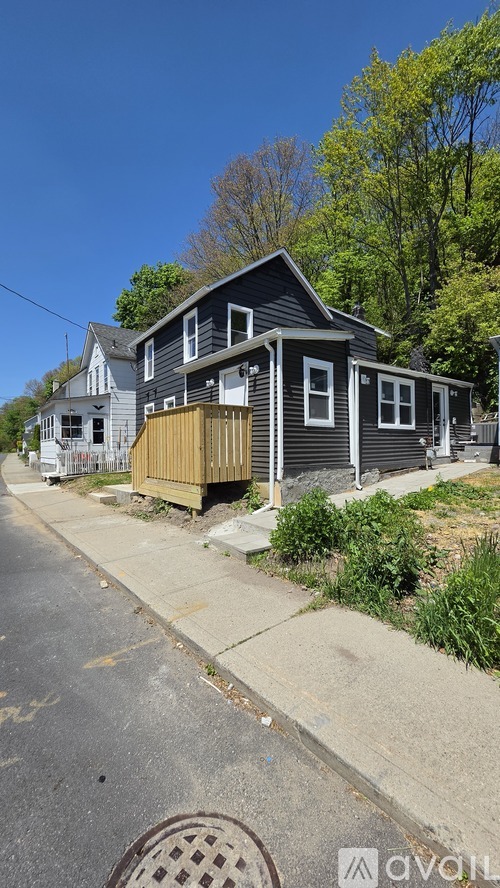 11 Grand View Ave 4 Beds Single Family Home for Rent - Photo gallery 1
