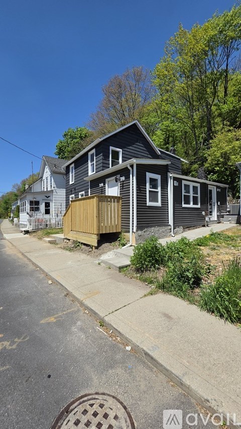 11 Grand View Ave 4 Beds Apartment for Rent