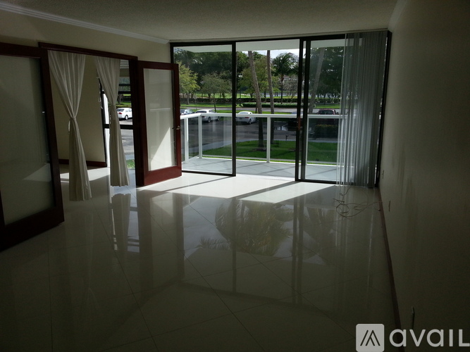 E Country Club Dr 2 Beds Condo for Rent - Photo gallery 4