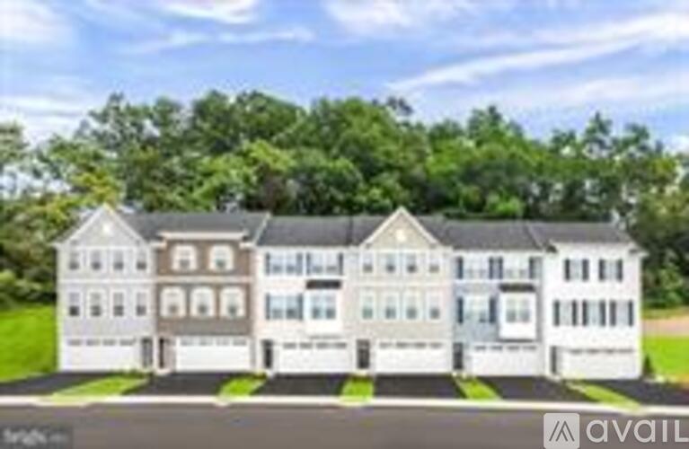 267 Summerfield Drive 3 Beds Townhouse for Rent - Photo gallery 4