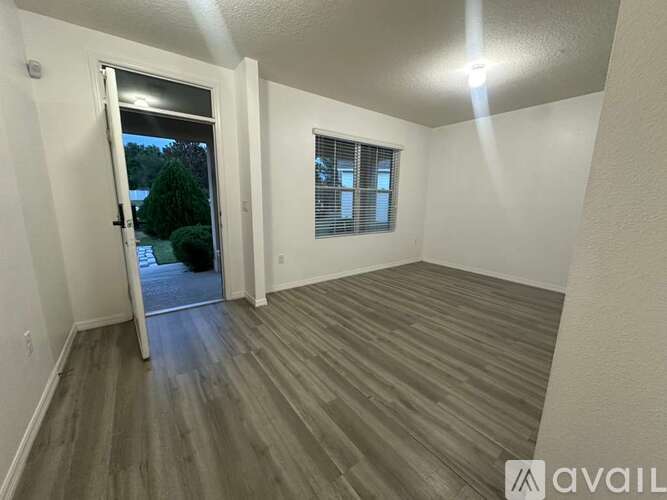 881 Lake Cummings Boulevard 5 Beds Single Family Home for Rent - Photo gallery 5