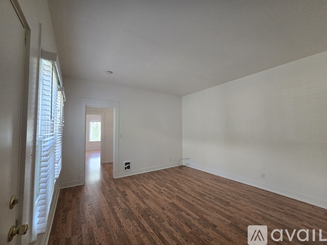 6015 Dunsmuir Avenue 1 Apartment for Rent - Photo gallery 1