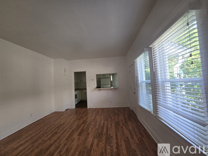 6015 Dunsmuir Avenue 1 Apartment for Rent - Photo gallery 2