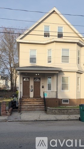 182 Pleasant Street 3 Beds Apartment for Rent