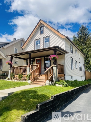 1051 North 68th Street 3 Beds Single Family Home for Rent - Photo gallery 2