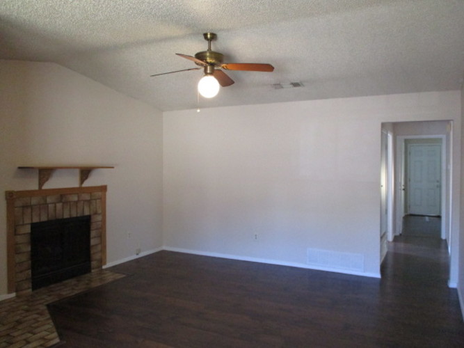121 Oak Wood Ln 2 Beds Single Family Home for Rent - Photo gallery 3