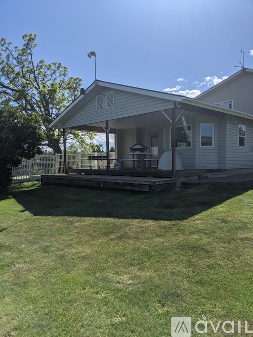 10205 Orchard Avenue 3 Beds Single Family Home for Rent - Photo gallery 3