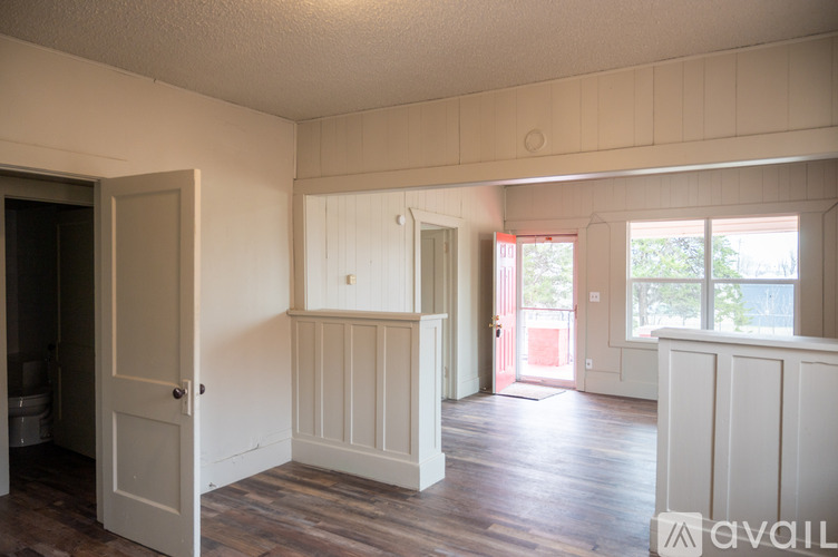 2109 NE 12th St 2 Beds Single Family Home for Rent - Photo gallery 4