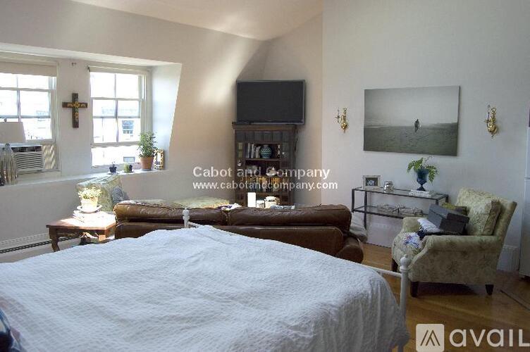 139 Beacon St Studio Apartment for Rent - Photo gallery 3