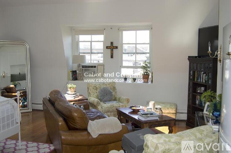 139 Beacon St Studio Apartment for Rent - Photo gallery 5