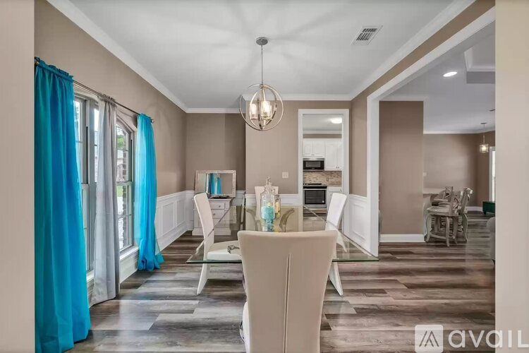 6 Lynn Ln 5 Beds Single Family Home for Rent - Photo gallery 1