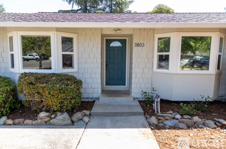 3803 Yellowstone Court 3 Beds Single Family Home for Rent - Photo gallery 3