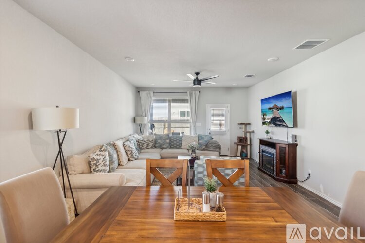 2409 Ayers Drive 4 Beds Single Family Home for Rent - Photo gallery 5