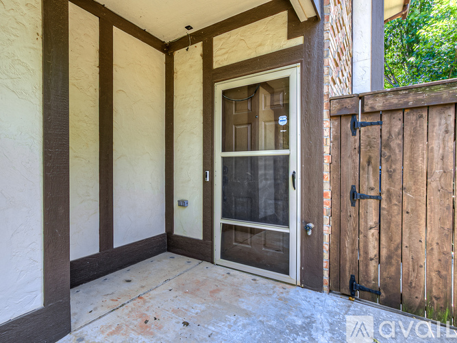 1700 NE 8th St 4 Beds Single Family Home for Rent - Photo gallery 1