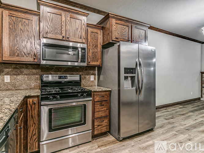 1700 NE 8th St 4 Beds Single Family Home for Rent - Photo gallery 4
