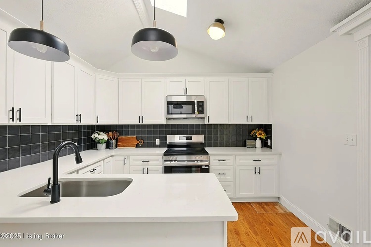 5115 Stony Brook Drive 3 Beds Single Family Home for Rent - Photo gallery 3
