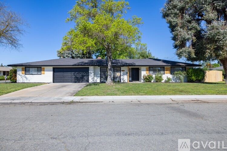6211 14th St 3 Beds Single Family Home for Rent - Photo gallery 1