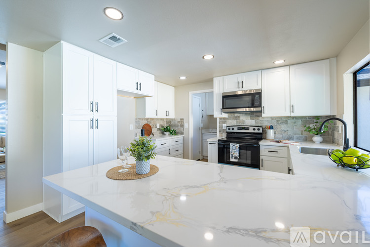 6211 14th St 3 Beds Single Family Home for Rent - Photo gallery 2