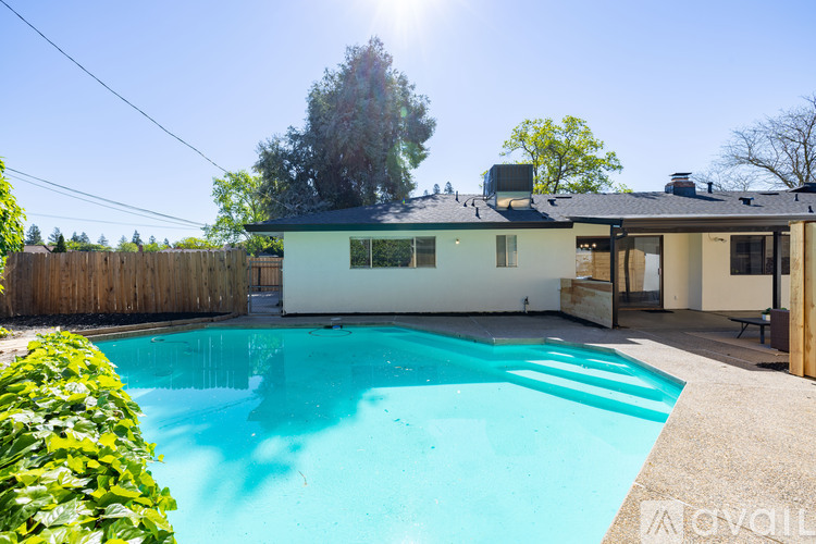 6211 14th St 3 Beds Single Family Home for Rent - Photo gallery 3