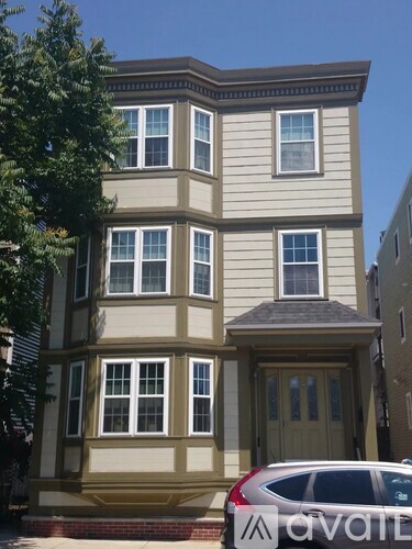 732 E 6th St 3 Beds Apartment for Rent - Photo gallery 1