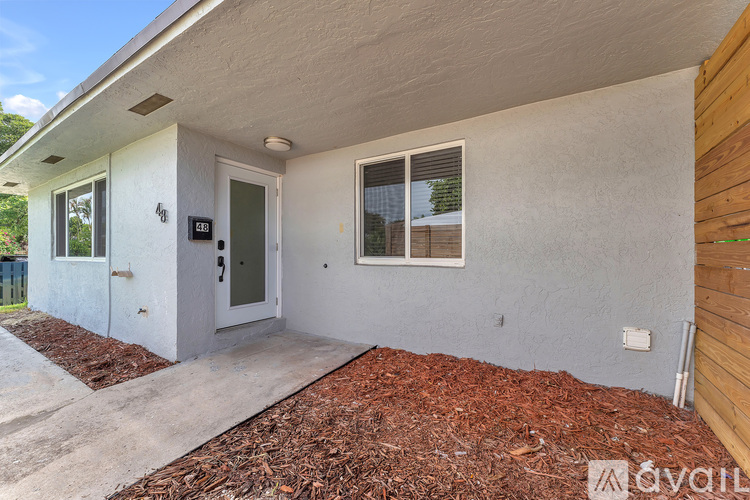 48 Southwest 13th Street 2 Beds Apartment for Rent - Photo gallery 3