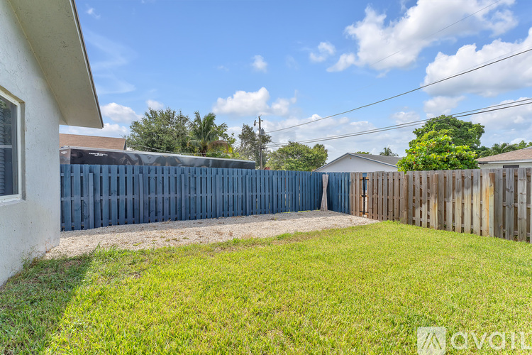 48 Southwest 13th Street 2 Beds Apartment for Rent - Photo gallery 5