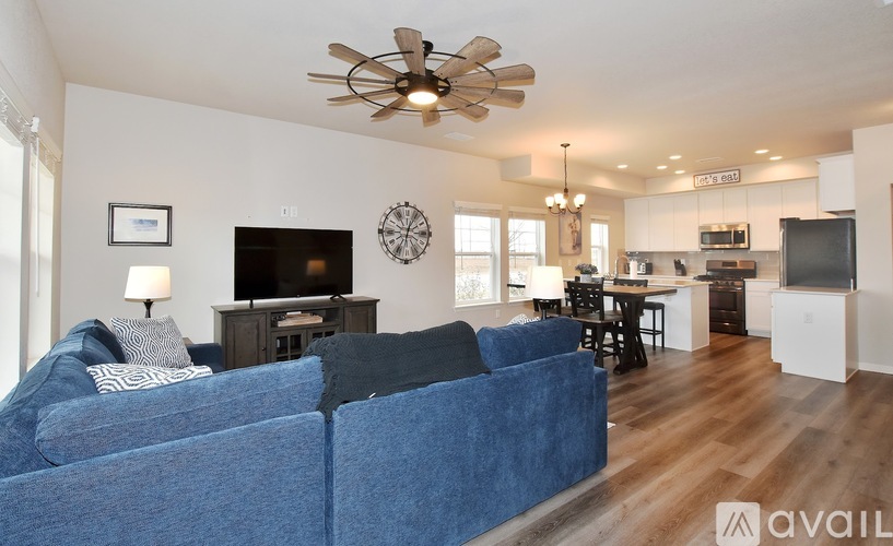 1688 Grand Avenue 3 Beds Condo for Rent - Photo gallery 3