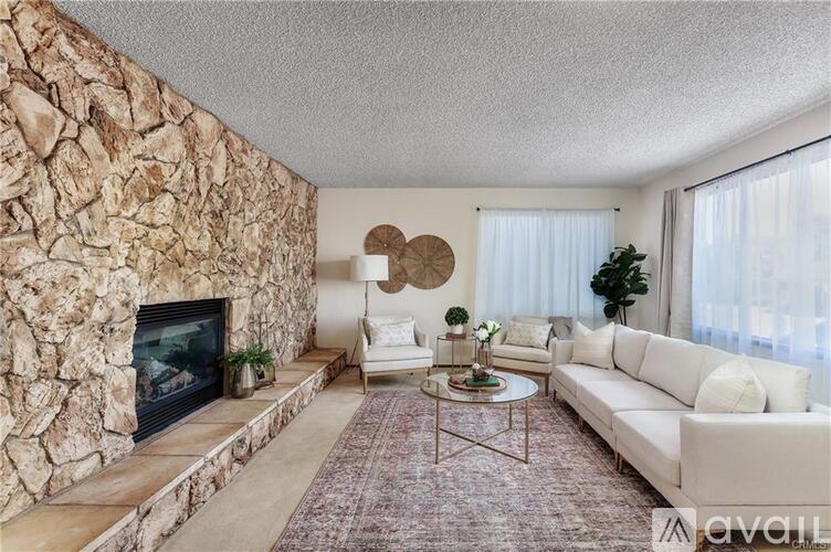 2440 Oak Ridge Drive 3 Beds Single Family Home for Rent - Photo gallery 3