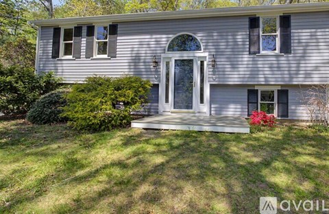 7 Holly Ln 3 Beds Apartment for Rent