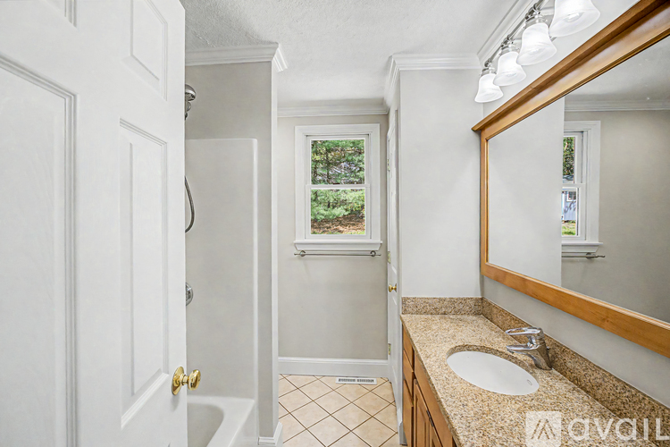 7 Holly Ln 3 Beds Single Family Home for Rent - Photo gallery 5