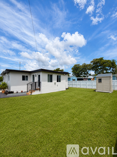 3915 Southwest 68th Avenue 3 Beds Single Family Home for Rent - Photo gallery 3
