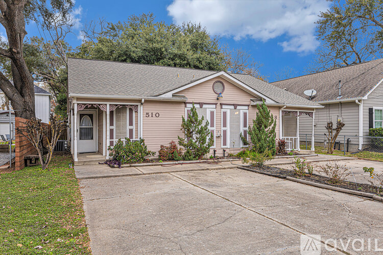 510 Clarence St 2 Beds Single Family Home for Rent - Photo gallery 4