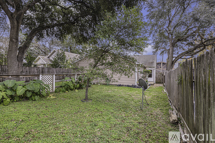 510 Clarence St 2 Beds Single Family Home for Rent - Photo gallery 5