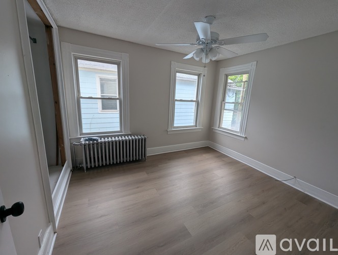 57 Ferry St 3 Beds Apartment for Rent - Photo gallery 3
