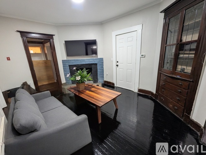 184 Buckingham St 2 Beds Apartment for Rent - Photo gallery 1