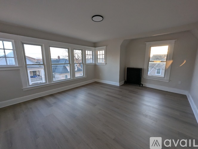 184 Buckingham St 3 Beds Apartment for Rent - Photo gallery 2