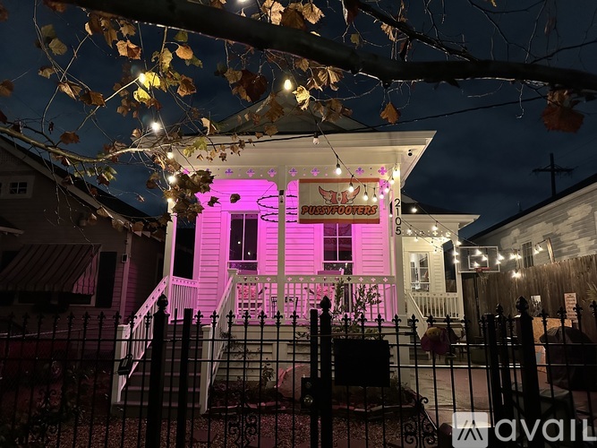 2105 Valence Street 2 Beds Single Family Home for Rent - Photo gallery 2