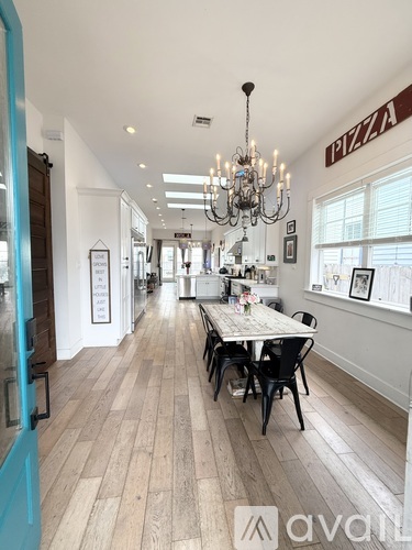 2105 Valence Street 2 Beds Single Family Home for Rent - Photo gallery 3