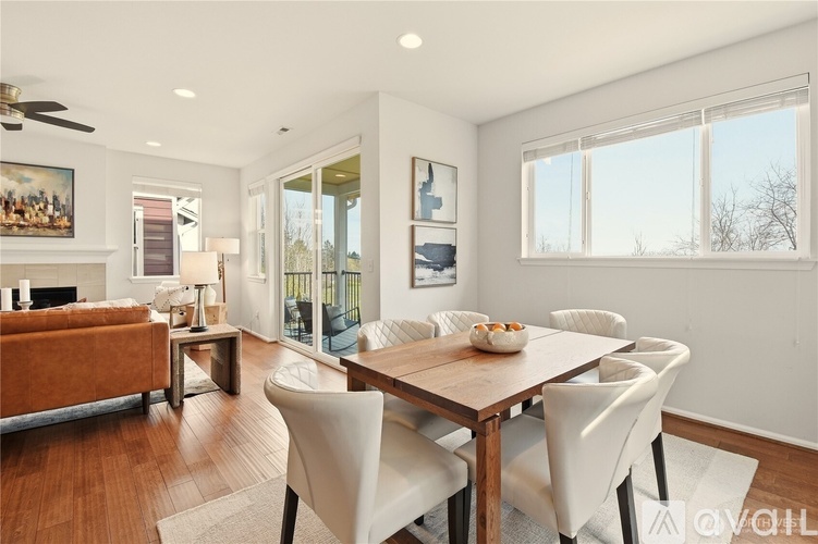 7012 30th Place Southwest 5 Beds Single Family Home for Rent - Photo gallery 3