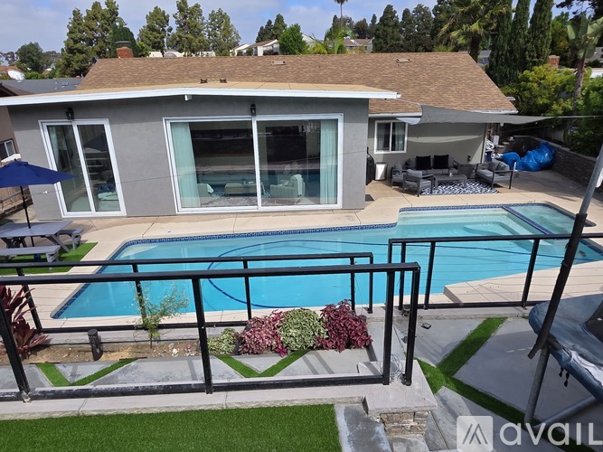 92122 5 Beds Single Family Home for Rent - Photo gallery 2