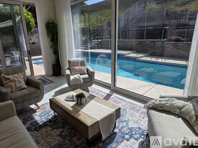 92122 5 Beds Single Family Home for Rent - Photo gallery 5