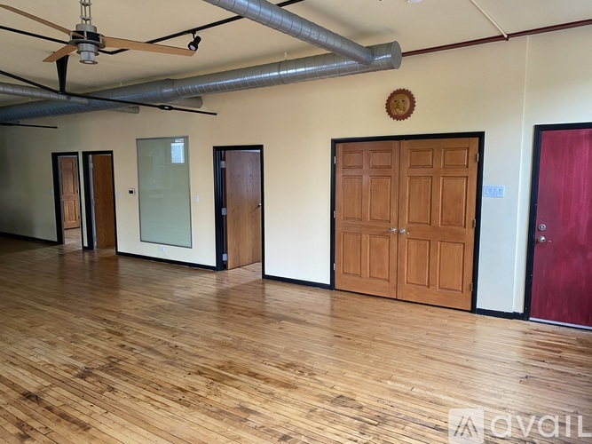1846 West Henderson Street 3 Beds Apartment for Rent - Photo gallery 4