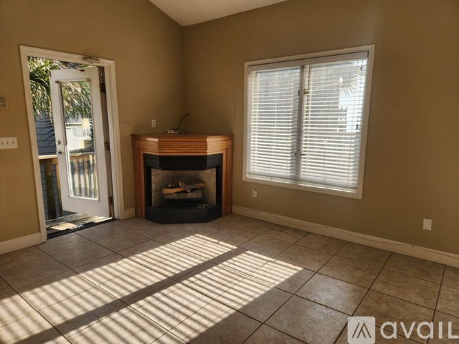 1881 Beach Avenue 2 Beds Apartment for Rent - Photo gallery 2