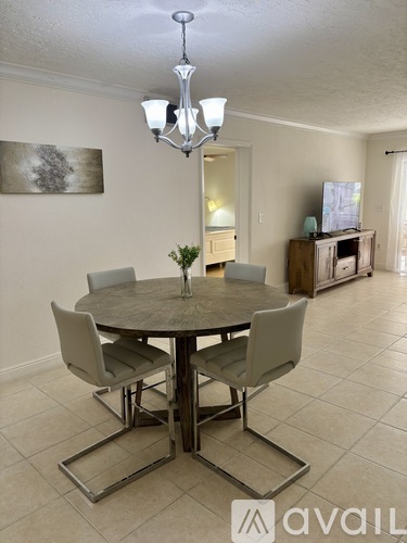 4040 Crystal Lake Dr 2 Beds Condo for Rent - Photo gallery 2