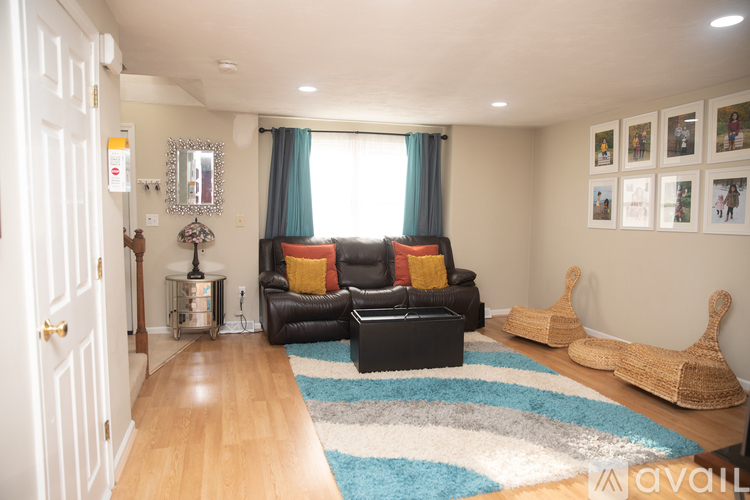 12 Pinecrest Village 2 Beds Townhouse for Rent - Photo gallery 3