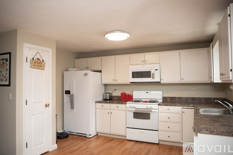 12 Pinecrest Village 2 Beds Townhouse for Rent - Photo gallery 4
